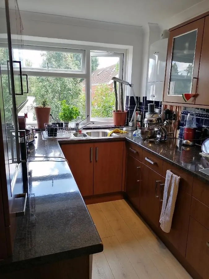 Beautiful Double Bedroom In Shared Flat Near Olympic Park In Stratford London