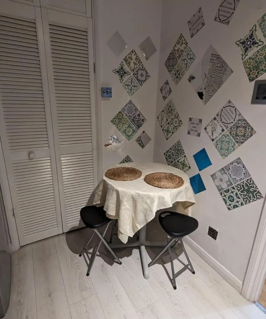 Beautiful Double Bedroom In Shared Flat Near Olympic Park In Stratford London 0*,  United Kingdom