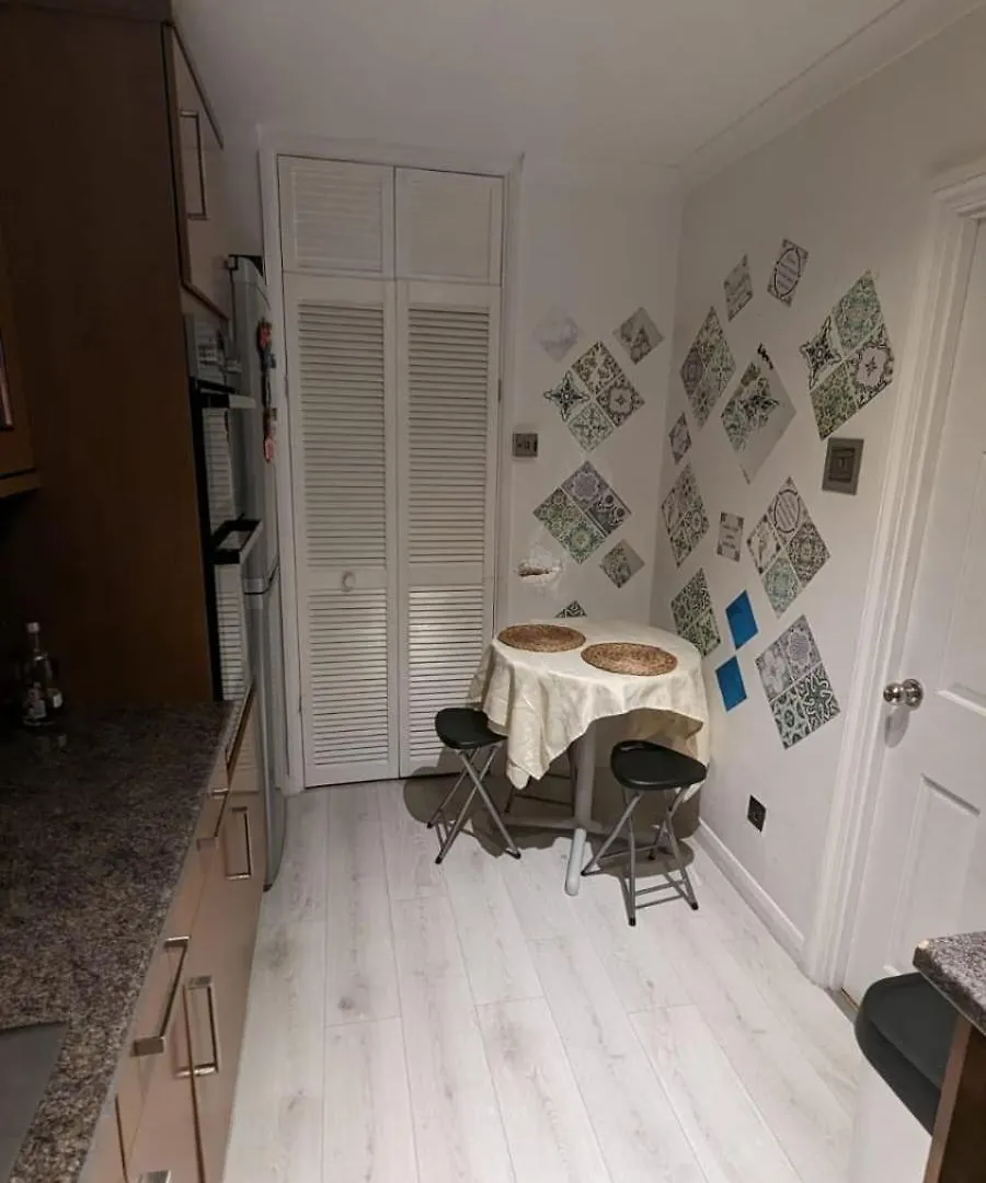 Beautiful Double Bedroom In Shared Flat Near Olympic Park In Stratford London