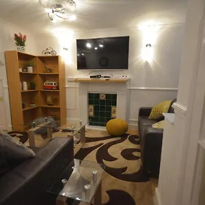 Five Bedroom Townhouse Near Excel Exhibition Centre London